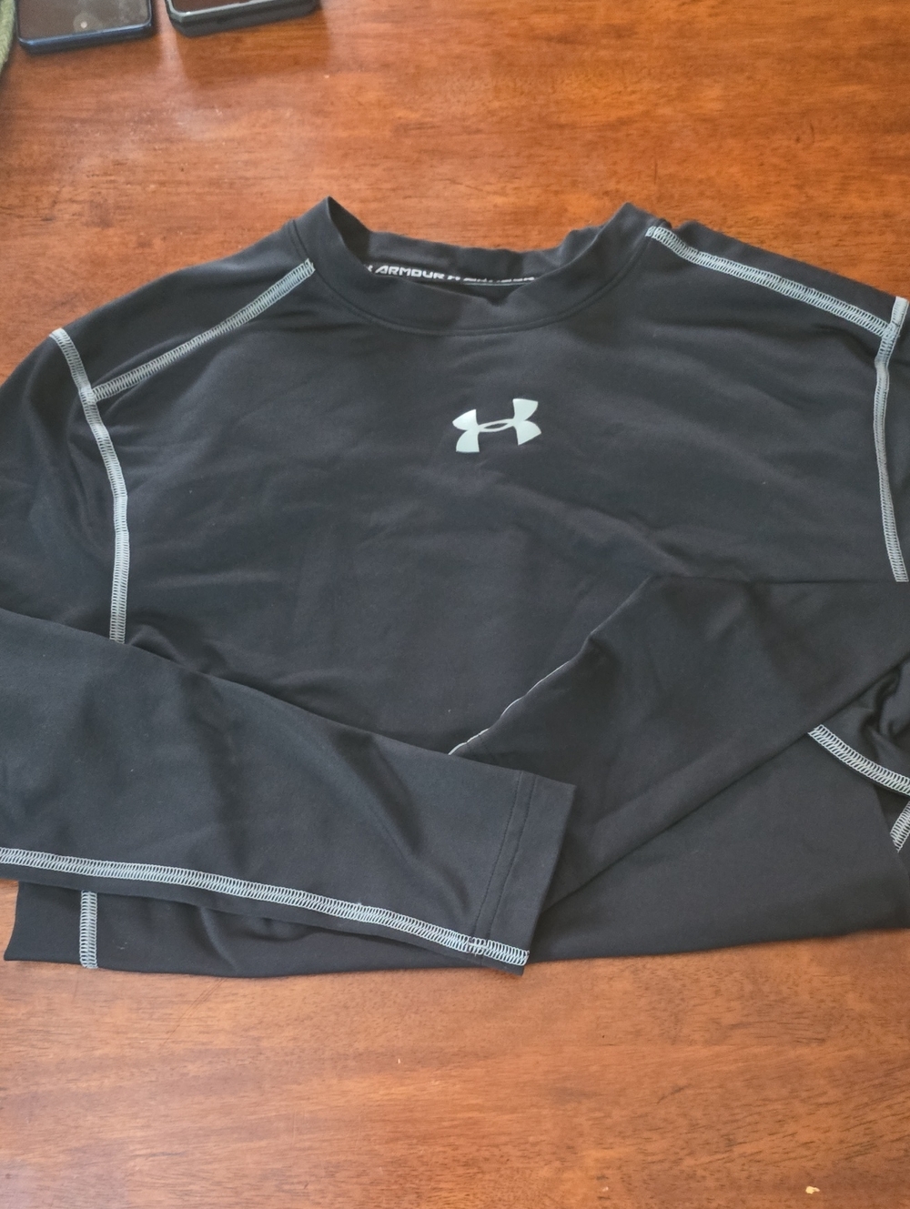 Under Armour Men’s Black Crewneck with Gray Contrast Stitching